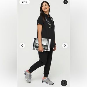 Black Figs Maternity Scrubs - Medium